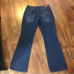 Maurices jeans